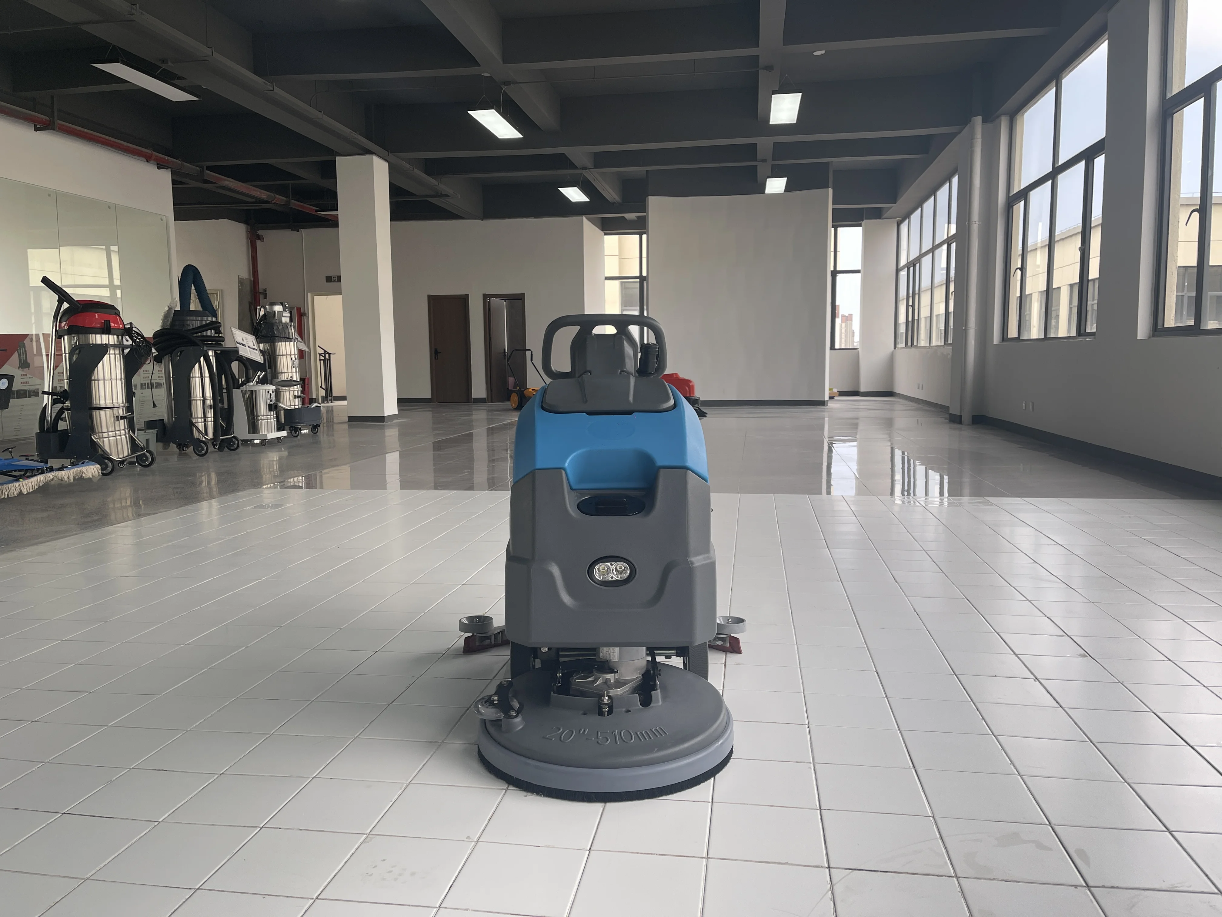 Commercial floor scrubber buy